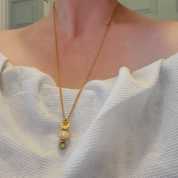 18K YG Golden South Sea & Golden Moss Green Tahitian Pearl Pendant w/ 6 Diamonds - Picture 3 of 8